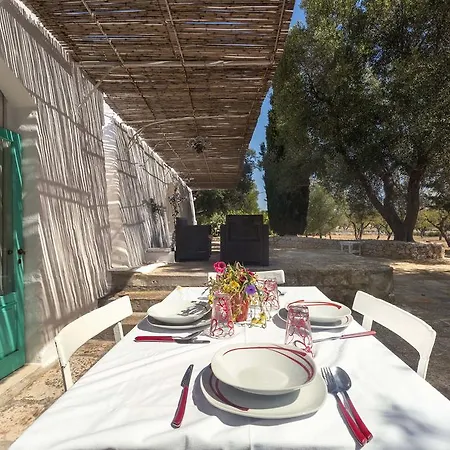 Trullo Bianco * Ostuni