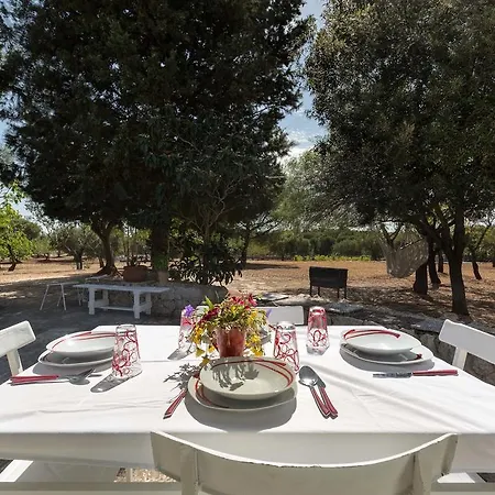Trullo Bianco Villa