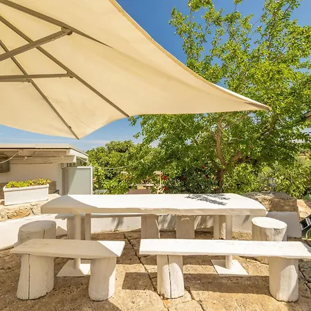 Trullo Bianco Villa