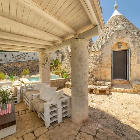Trullo Bianco Villa *