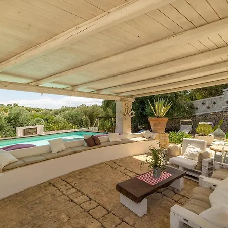 Trullo Bianco Villa