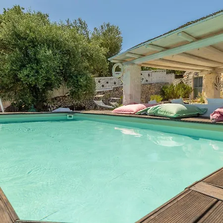 Trullo Bianco Villa