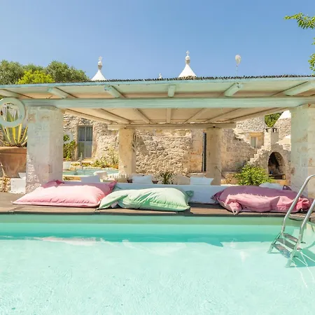 Trullo Bianco Villa