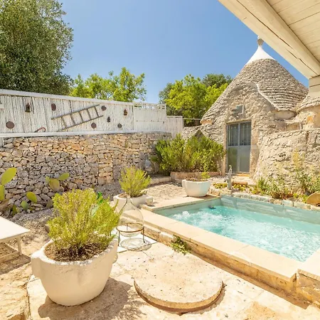 Trullo Bianco Villa