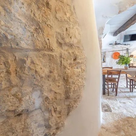 Trullo Bianco Villa *