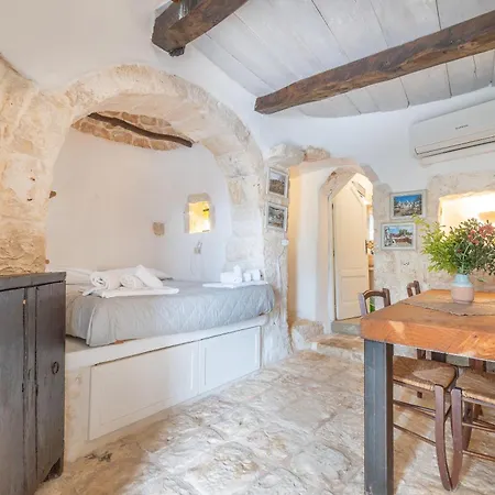 Trullo Bianco Villa