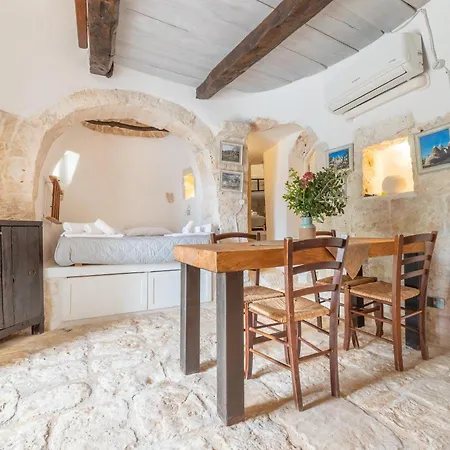Trullo Bianco Ostuni